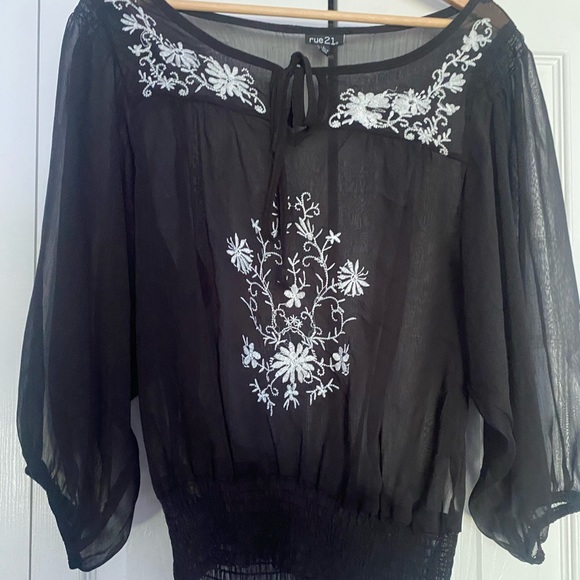 sheer black top with white floral detailing - Picture 1 of 3